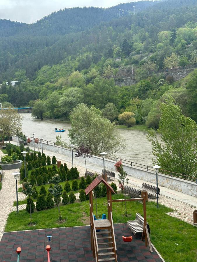 Vitali Apartment Borjomi Exteriör bild